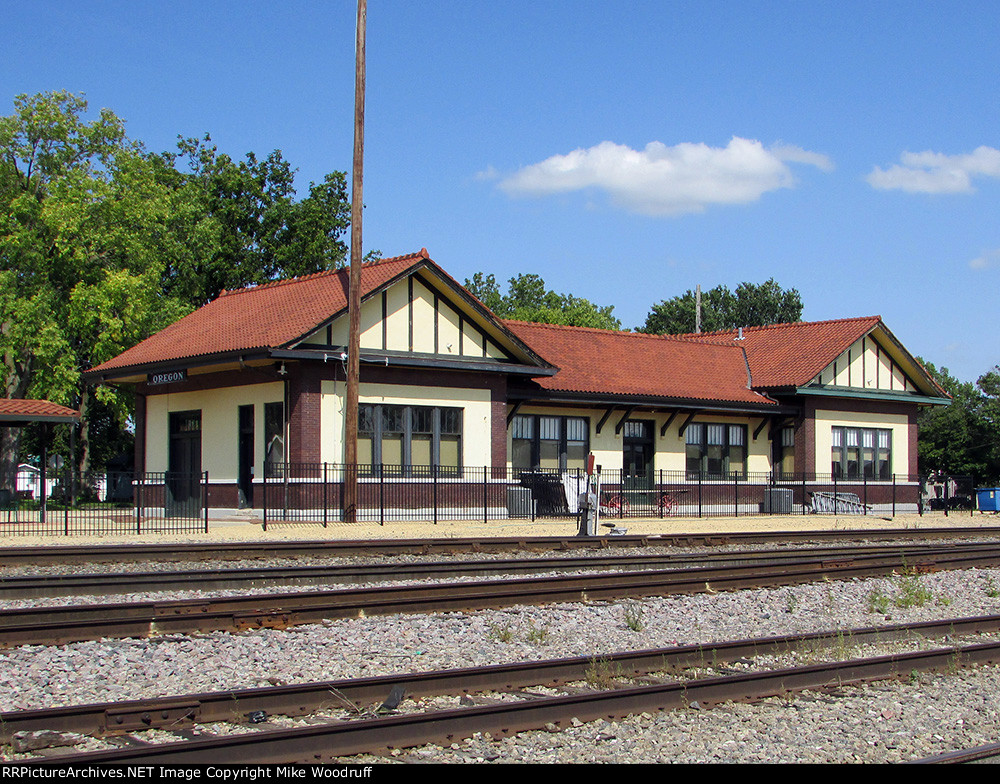 Former CB&Q depot